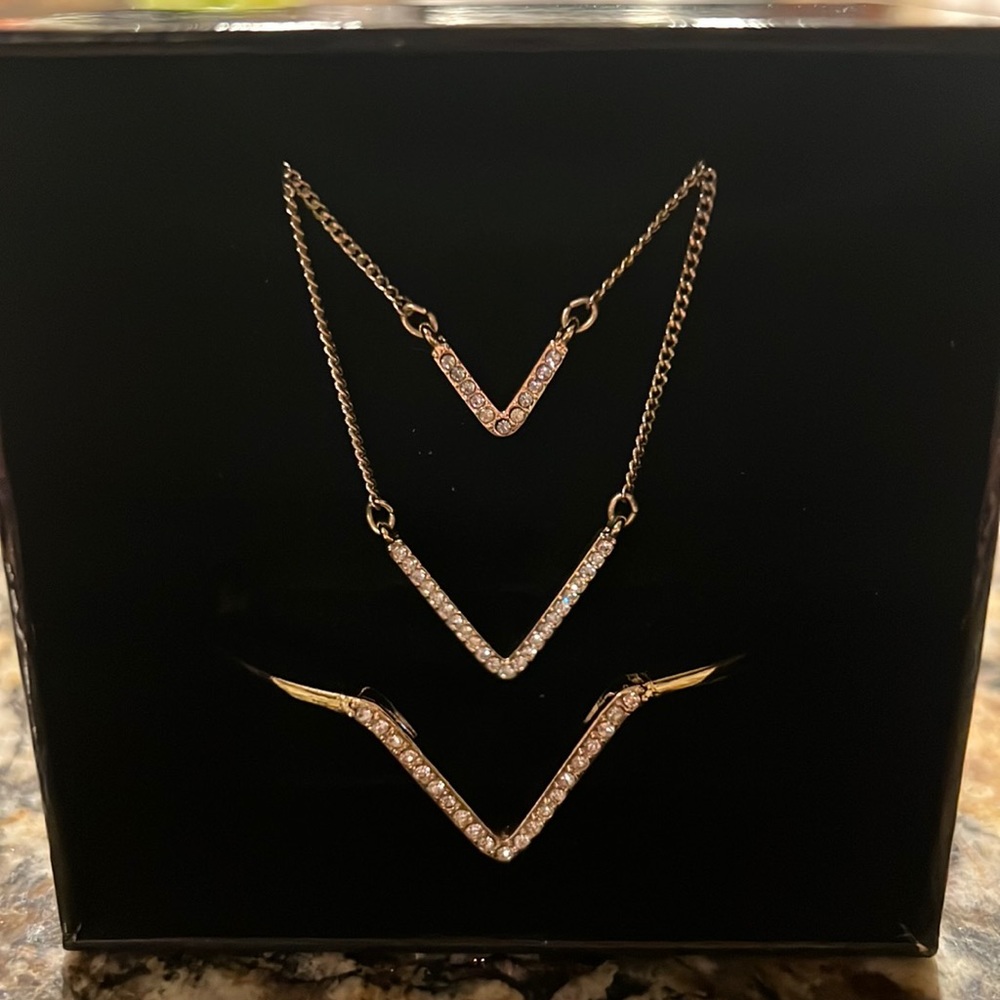 Victoria’s Secret Necklace & Bracelet Set